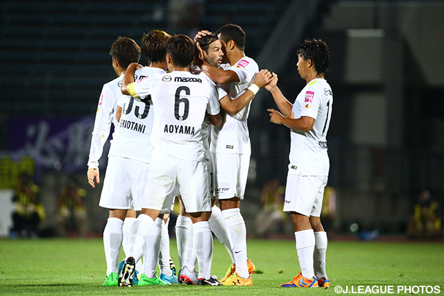 39分に同点ゴールを決めたミキッチ（広島）【明治安田Ｊ１ 2nd 第10節 山形vs広島】（12/15）