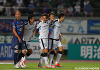 12分に先制ゴールを決めた大久保　嘉人（川崎Ｆ）【明治安田Ｊ１ 2nd 第10節 甲府vs川崎Ｆ】（1/5）