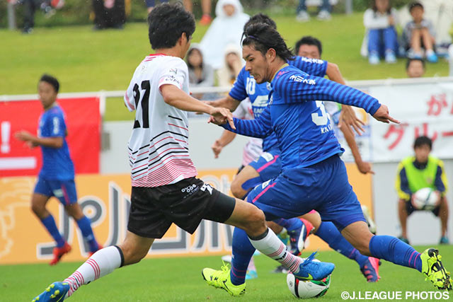 今季3点目となる先制点を挙げた重松　健太郎（町田）【明治安田Ｊ３ 第28節 盛岡vs町田】（2/3）