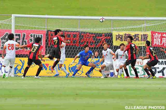 懸命の守備で福島を無失点に抑えた長野守備陣【明治安田Ｊ３ 第28節 福島vs長野】（2/3）