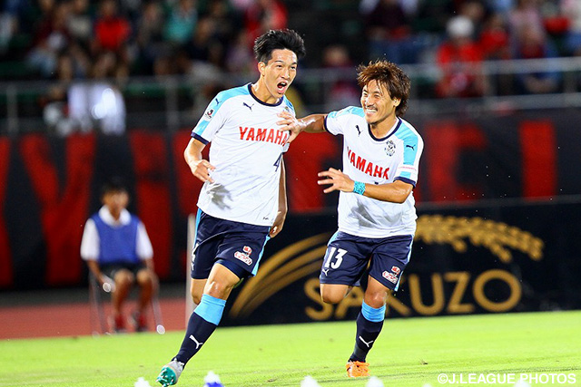 今季4点目のゴールを決めた小林　祐希（磐田）【明治安田Ｊ２ 第31節 金沢vs磐田】（2/4）