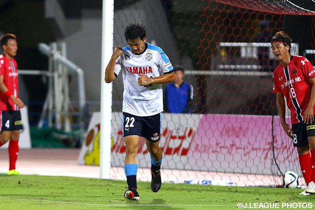 91分にダメ押しのゴールを決めた松井　大輔（磐田）【明治安田Ｊ２ 第31節 金沢vs磐田】（3/4）