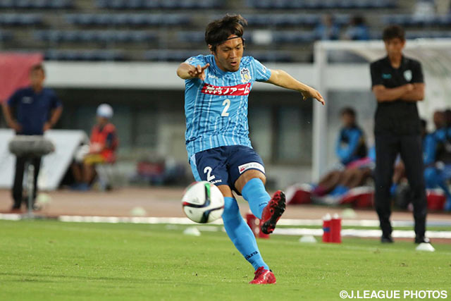 左サイドからクロスを供給した小澤　雄希（讃岐）【明治安田Ｊ２ 第31節 讃岐vs福岡】（4/4）