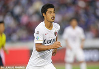 正確なロングパスでビッグチャンスを作った小笠原　満男（鹿島）【明治安田Ｊ１ 2nd 第11節 甲府vs鹿島】（1/5）