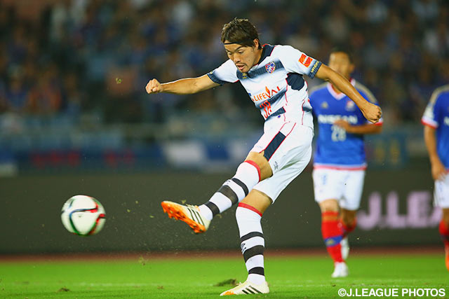 ペナルティエリア手前からシュートで先制点を狙った東　慶悟（FC東京）【明治安田Ｊ１ 2nd 第11節 横浜FMvsFC東京】（8/15）