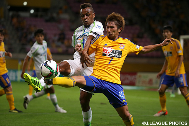 2試合連続ゴールを狙った奥埜　博亮（仙台）【明治安田Ｊ１ 2nd 第11節 仙台vs湘南】（5/5）