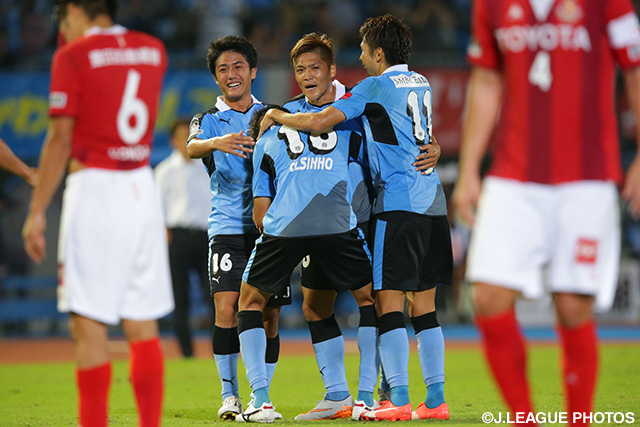 93分にゴールショーを締めくくるハットトリックを達成した大久保　嘉人（川崎Ｆ）【明治安田Ｊ１ 2nd 第11節 川崎Ｆvs名古屋】（4/5）