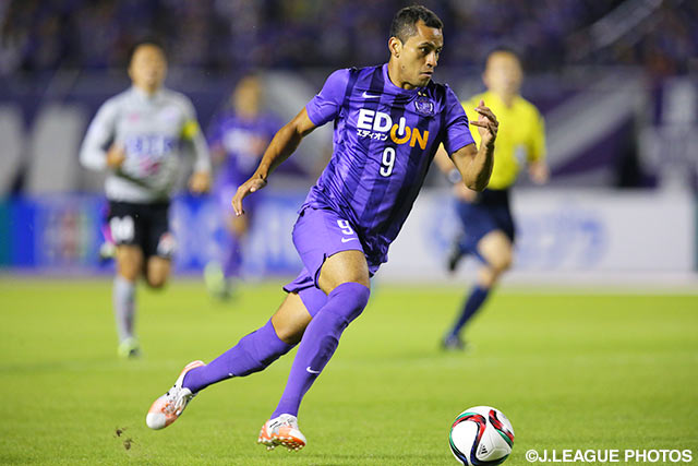 3試合連続得点を果敢に狙ったドウグラス（広島）【明治安田Ｊ１ 2nd 第11節 広島vs鳥栖】（5/5）