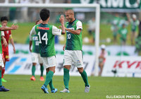 決勝点となる2試合連続得点を挙げた高原　直泰（相模原）【明治安田Ｊ３ 第29節 相模原vsJ-22】（2/2）