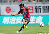 2試合連続得点となる先制点を決めた伊藤　大介（岡山 #33）【明治安田Ｊ２ 第32節 岡山vs群馬】（1/3）