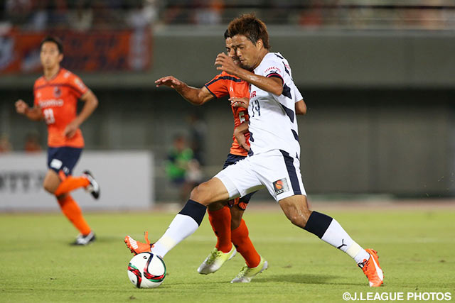 左サイドからのクロスで2得点に絡む活躍を見せた丸橋　祐介（Ｃ大阪）【明治安田Ｊ２ 第32節 大宮vsＣ大阪】（3/3）