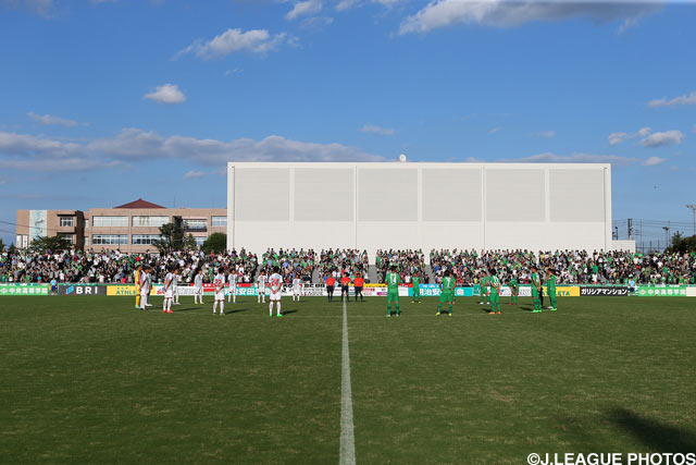明治安田Ｊ２ 第32節 東京Ｖvs長崎【故デットマール・クラマー氏を偲ぶ黙祷】
