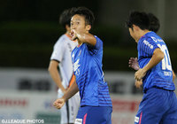 豪快な一撃で同点ゴールを決めた鈴木　崇文（町田）【明治安田Ｊ３ 第29節 町田vs山口】（2/2）