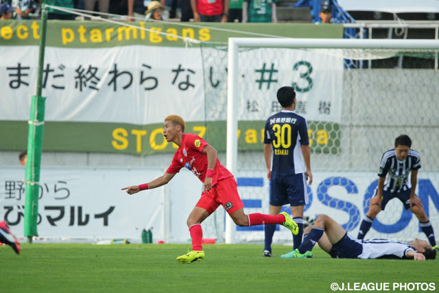 強烈なシュートで逆転ゴールを決めたキム　ボムヨン（山形）【明治安田Ｊ１ 2nd 第9節 松本vs山形】（4/5）
