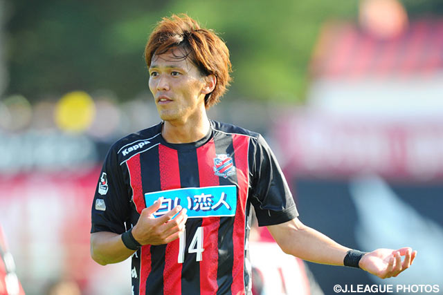 試合終了間際のゴールで一矢報いた上原　慎也【明治安田Ｊ２ 第33節 札幌vs岐阜】（3/3）