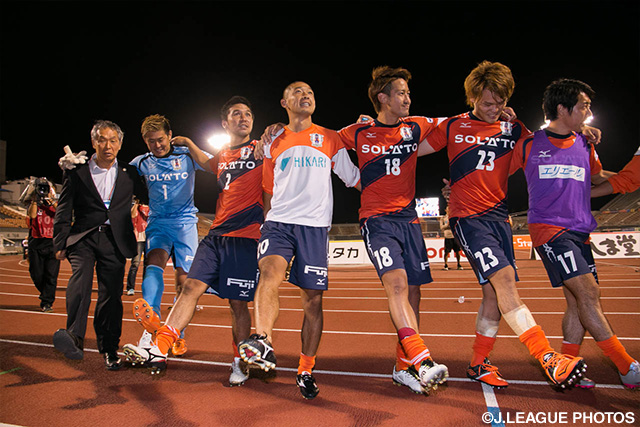 逃げ切った愛媛、Ｊ１昇格プレーオフ圏内を維持【明治安田Ｊ２ 第33節 愛媛vs讃岐】（3/3）