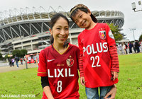 お母さんが鹿島を、お子さんが浦和を応援するファン・サポーター【明治安田Ｊ１ 2nd 第12節 鹿島vs浦和】（1/15）