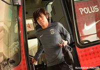 選手バスを降りる柏木　陽介（浦和）【明治安田Ｊ１ 2nd 第12節 鹿島vs浦和】（3/15）