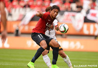 体を入れてボールをキープするダヴィ（鹿島）【明治安田Ｊ１ 2nd 第12節 鹿島vs浦和】（8/15）