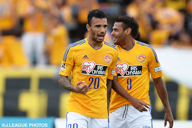 冷静に同点ゴールを決めたハモン　ロペス（仙台）【明治安田Ｊ１ 2nd 第12節 山形vs仙台】（3/5）