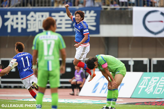 伊藤　翔の先制点で試合の均衡を破った横浜FM【明治安田Ｊ１ 2nd 第12節 湘南vs横浜FM】（3/5）