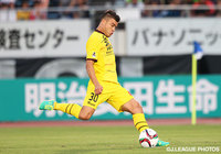 クリスティアーノがPKを決めて1点差とした柏【明治安田Ｊ１ 2nd 第12節 Ｇ大阪vs柏】（4/5）