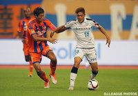 3試合連続ゴールを狙った得点ランキングトップの大久保　嘉人（川崎Ｆ）【明治安田Ｊ１ 2nd 第12節 新潟vs川崎Ｆ】（2/5）