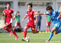 ドリブル突破を図る三好　康児（J-22）【明治安田Ｊ３ 第31節 秋田vsJ-22】（3/3）