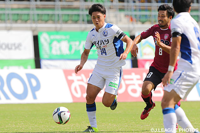 惜しいシュートを放った松本　昌也（大分）【明治安田Ｊ２ 第34節 岡山vs大分】（3/4）