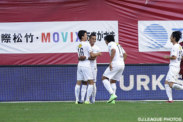 今季リーグ戦8点目となる追加点を決めたカイオ（鹿島）【明治安田Ｊ１ 2nd 第13節 神戸vs鹿島】（3/5）