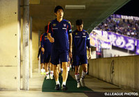 ウォーミングアップに向かう森重　真人（FC東京）【明治安田Ｊ１ 2nd 第13節 広島vsFC東京】（3/15）