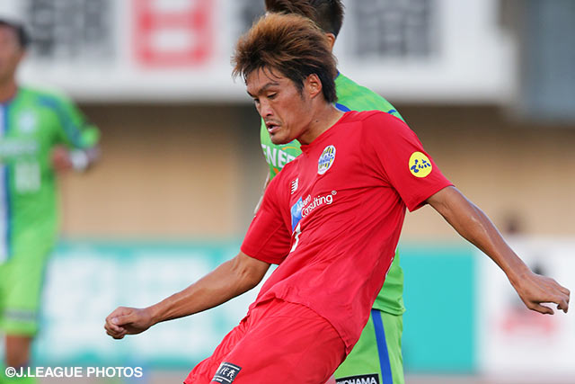 見事なシュートブロックでゴールを死守した渡辺　広大（山形）【明治安田Ｊ１ 2nd 第13節 湘南vs山形】（2/5）