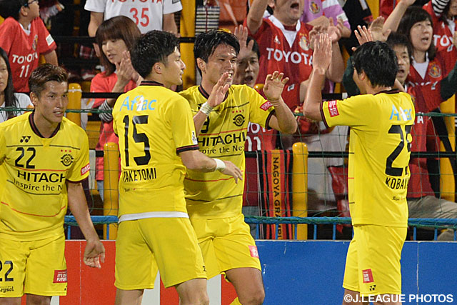 ヘディングで今季リーグ戦ふた桁ゴールを決めた工藤　壮人（柏）【明治安田Ｊ１ 2nd 第13節 柏vs名古屋】（3/5）