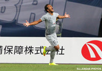 貴重な決勝点を決め、3位浮上の立役者となったウェリントン（福岡）【明治安田Ｊ２ 第35節 Ｃ大阪vs福岡】（1/3）