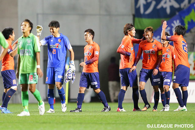劇的勝利で2位町田との勝点差を5に縮めた長野【明治安田Ｊ３ 第32節 長野vs鳥取】（2/2）