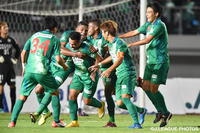 ジウシーニョの加入後初得点で同点に追い付いた岐阜【明治安田Ｊ２ 第35節 岐阜vs徳島】（2/3）