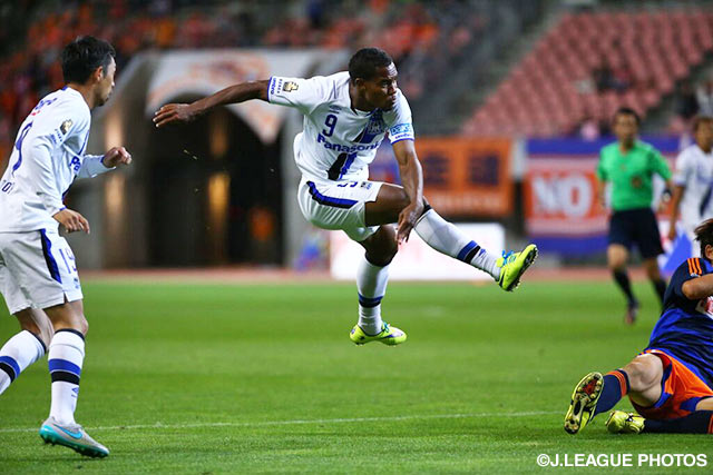 アグレッシブに新潟ゴールへ迫ったリンス（Ｇ大阪）【ＹＮＣ 準決勝 第1戦 新潟vsＧ大阪】（11/15）