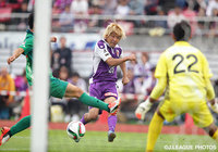 大黒　将志（京都）のシュートは惜しくも枠を捉えられず【明治安田Ｊ２ 第36節 京都vs岐阜】（1/3）