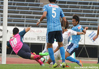 我那覇　和樹の13試合ぶりのゴールで同点に追いついた讃岐【明治安田Ｊ２ 第36節 讃岐vs横浜FC】（1/3）