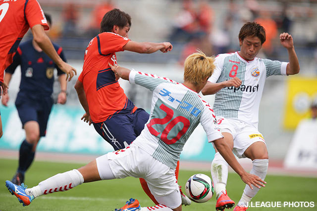 タイトな守備で愛媛のシュートを1本に抑えた長崎【明治安田Ｊ２ 第36節 愛媛vs長崎】（3/3）