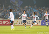 豪快な一撃で起死回生の同点ゴールを挙げた小林　祐希（磐田 #4）【明治安田Ｊ２ 第36節 水戸vs磐田】（3/3）