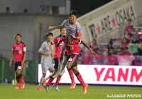 北九州の守備の要として古巣の前に立ちはだかった前田　和哉【明治安田Ｊ２ 第36節 Ｃ大阪vs北九州】（2/3）