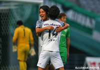 矢島　慎也の果敢なロングシュートで先制した岡山【明治安田Ｊ２ 第36節 東京Ｖvs岡山】（1/3）