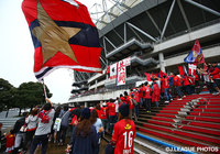 会場入りする選手バスに声援を送る鹿島のファン・サポーター【ＹＮＣ 準決勝 第2戦 鹿島vs神戸】（2/15）