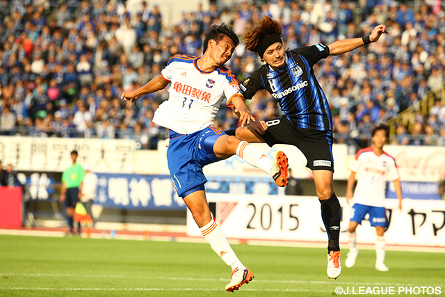 同点ゴールを狙う指宿　洋史（新潟）【ＹＮＣ 準決勝 第2戦 Ｇ大阪vs新潟】（10/15）