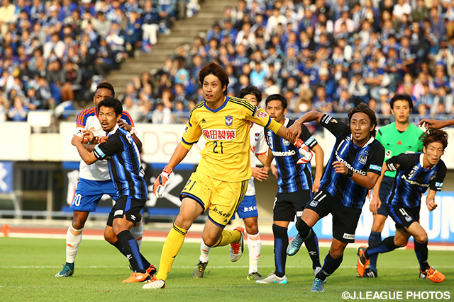 初の決勝進出へ執念を見せる新潟は、後半アディショナルタイムにはGK守田　達弥もゴール前へ【ＹＮＣ 準決勝 第2戦 Ｇ大阪vs新潟】（11/15）