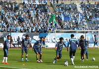入念なウォーミングアップで汗を流す川崎Ｆの選手たち【明治安田Ｊ１ 2nd 第14節 広島vs川崎Ｆ】（4/15）