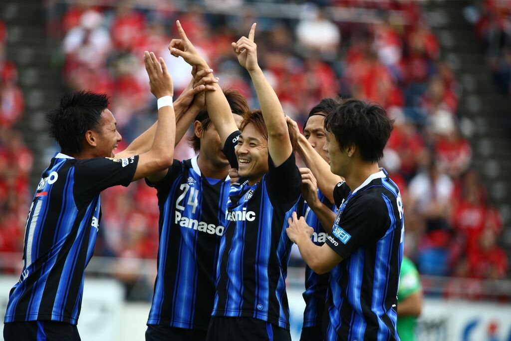 阿部　浩之のゴール前へのフィードがそのままゴールに吸い込まれ、先制したＧ大阪【明治安田Ｊ１ 2nd 第14節 Ｇ大阪vs浦和】（6/15）