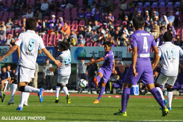 柴﨑　晃誠の豪快な一撃で先制した広島【明治安田Ｊ１ 2nd 第14節 広島vs川崎Ｆ】（8/15）