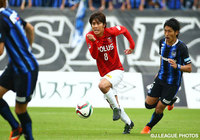 強烈なシュートでＧ大阪ゴールを脅かした柏木　陽介（浦和）【明治安田Ｊ１ 2nd 第14節 Ｇ大阪vs浦和】（10/15）